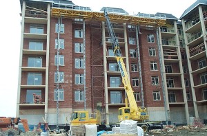 Jerry Castle and Son Hi-Lift - Chicago - Midwest Masonry jobsite